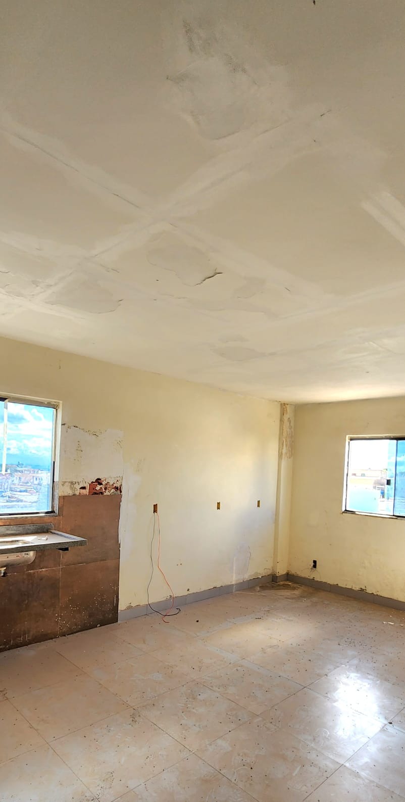 QD 803 Recanto das Emas Prédio 6 Quartos 112,50m² Térreo Locação