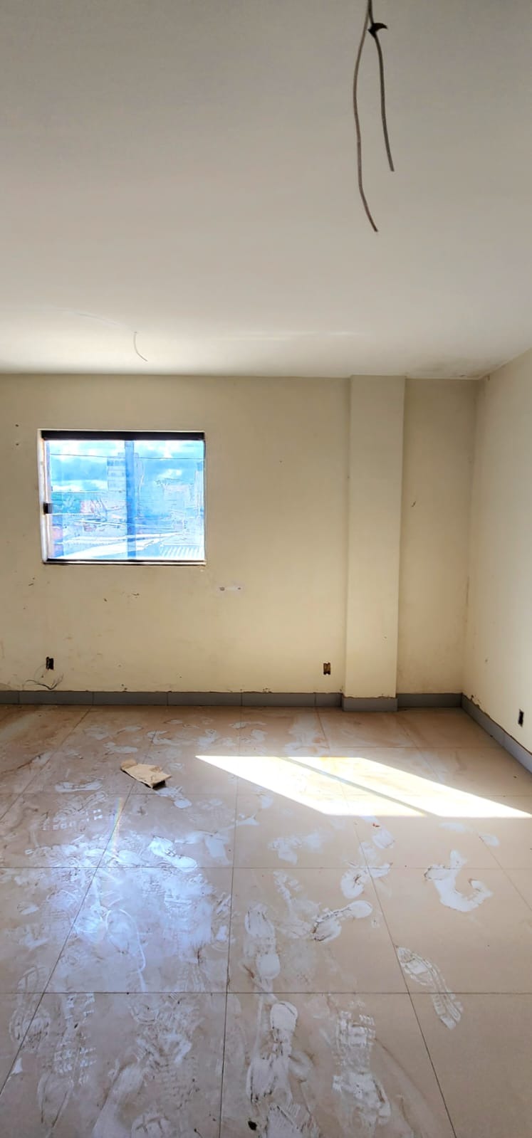 QD 803 Recanto das Emas Prédio 6 Quartos 112,50m² Térreo Locação