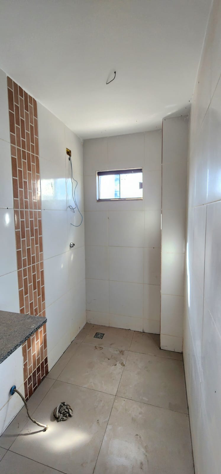 QD 803 Recanto das Emas Prédio 6 Quartos 112,50m² Térreo Locação