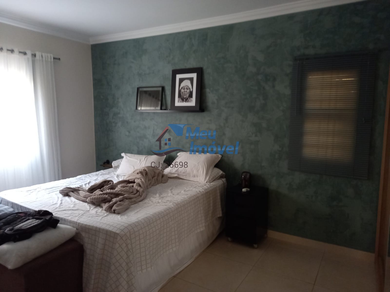 Cond Solar dos montes Arniquieras SHA CJ5 CH133 LT07 casa de laje com 5 quartos