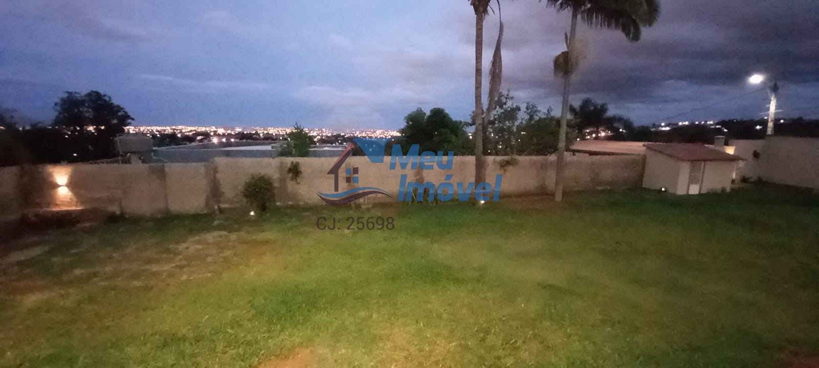 Cond Solar dos montes Arniquieras SHA CJ5 CH133 LT07 casa de laje com 5 quartos