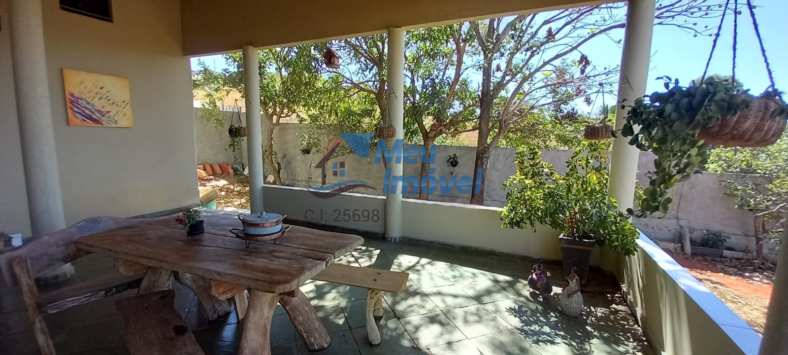 Cond Solar dos montes Arniquieras SHA CJ5 CH133 LT07 casa de laje com 5 quartos