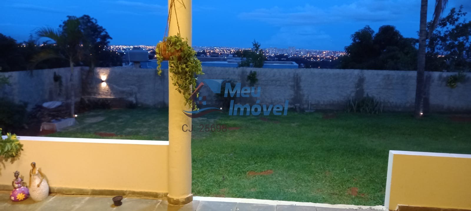 Cond Solar dos montes Arniquieras SHA CJ5 CH133 LT07 casa de laje com 5 quartos