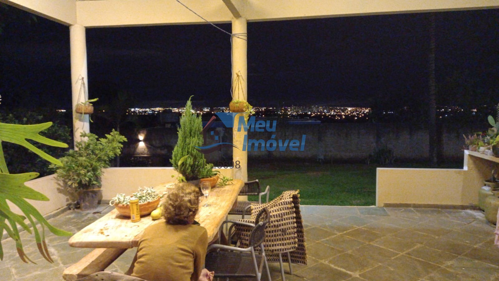 Cond Solar dos montes Arniquieras SHA CJ5 CH133 LT07 casa de laje com 5 quartos