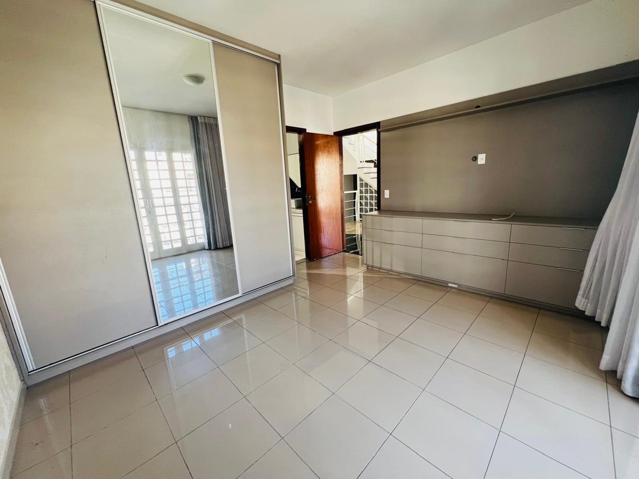 Casa, 4 quartos, 300 m² - Foto 6
