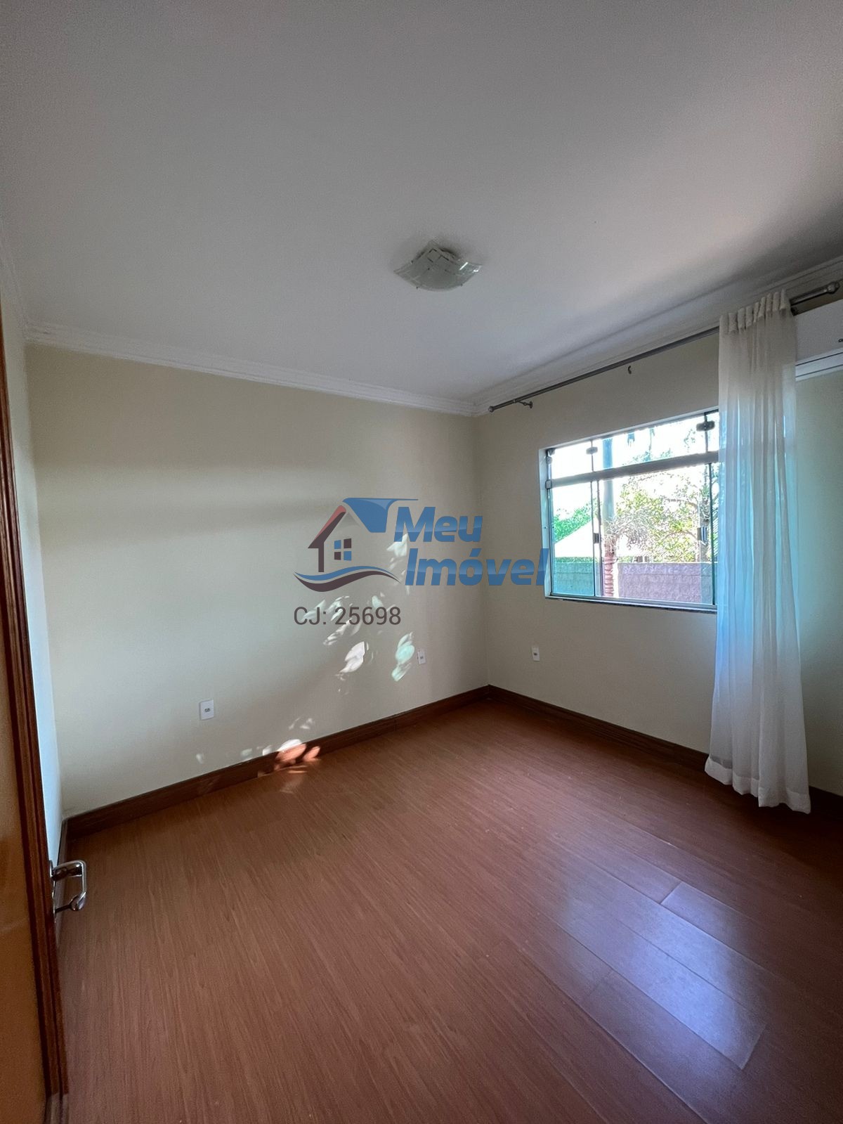 Bernardo Sayão Casa 4 Quartos 4 Suítes e uma Master 260m² Varanda 4 vagas