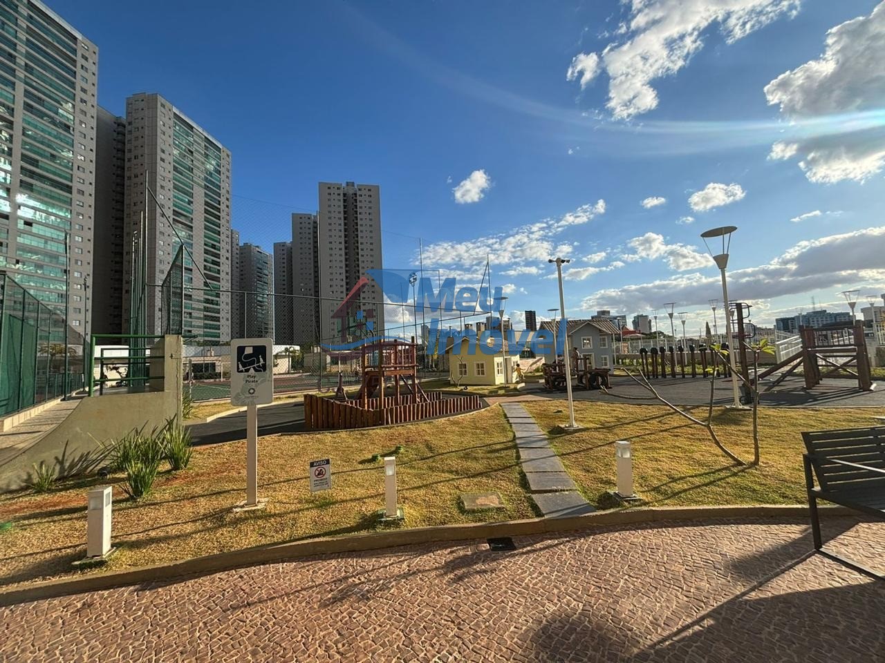 Avenida das Araucárias Península 4 Quartos 2 Suítes 2 Vagas 158m² Varanda Lazer