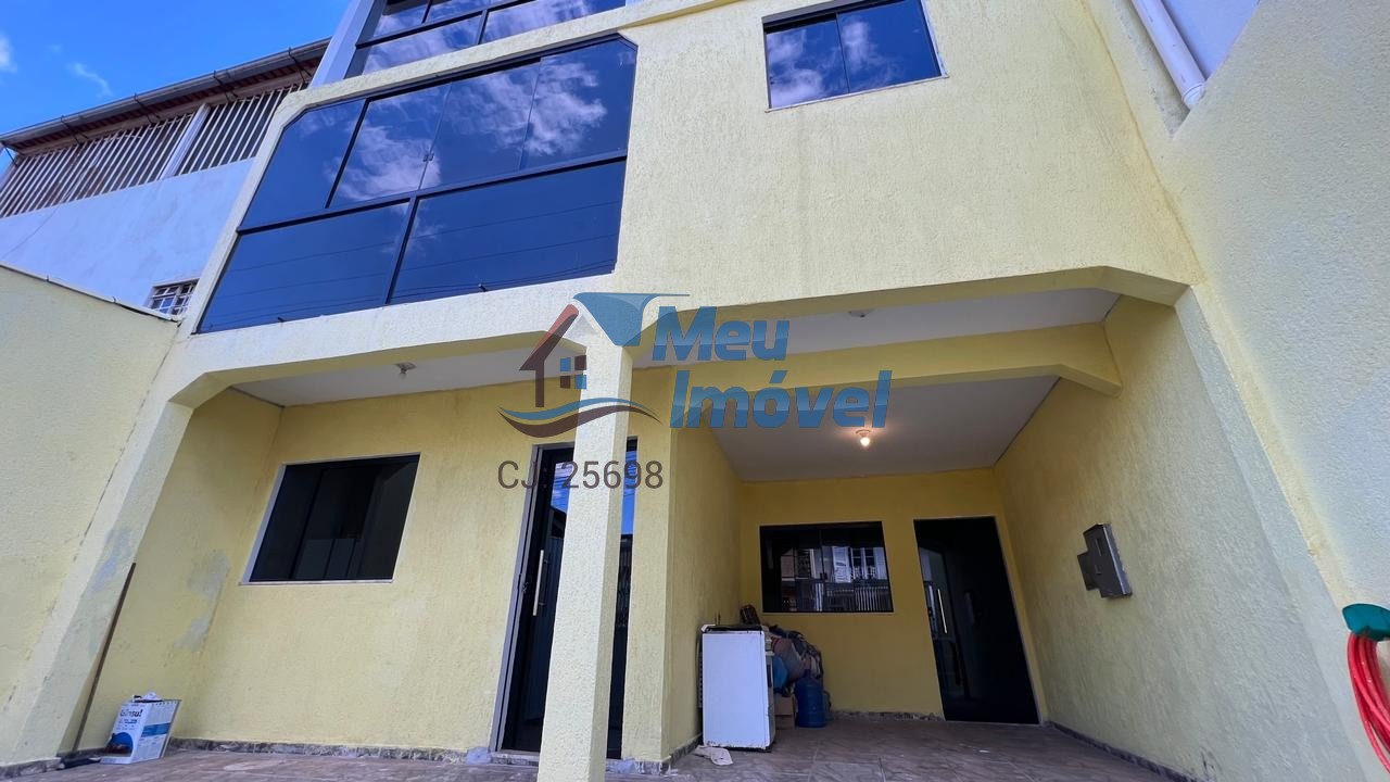 QN 406 Conj 16 Samambaia Sobrado 4 Quartos 1 Suíte 3 Vagas 105m² Varanda Lavabo
