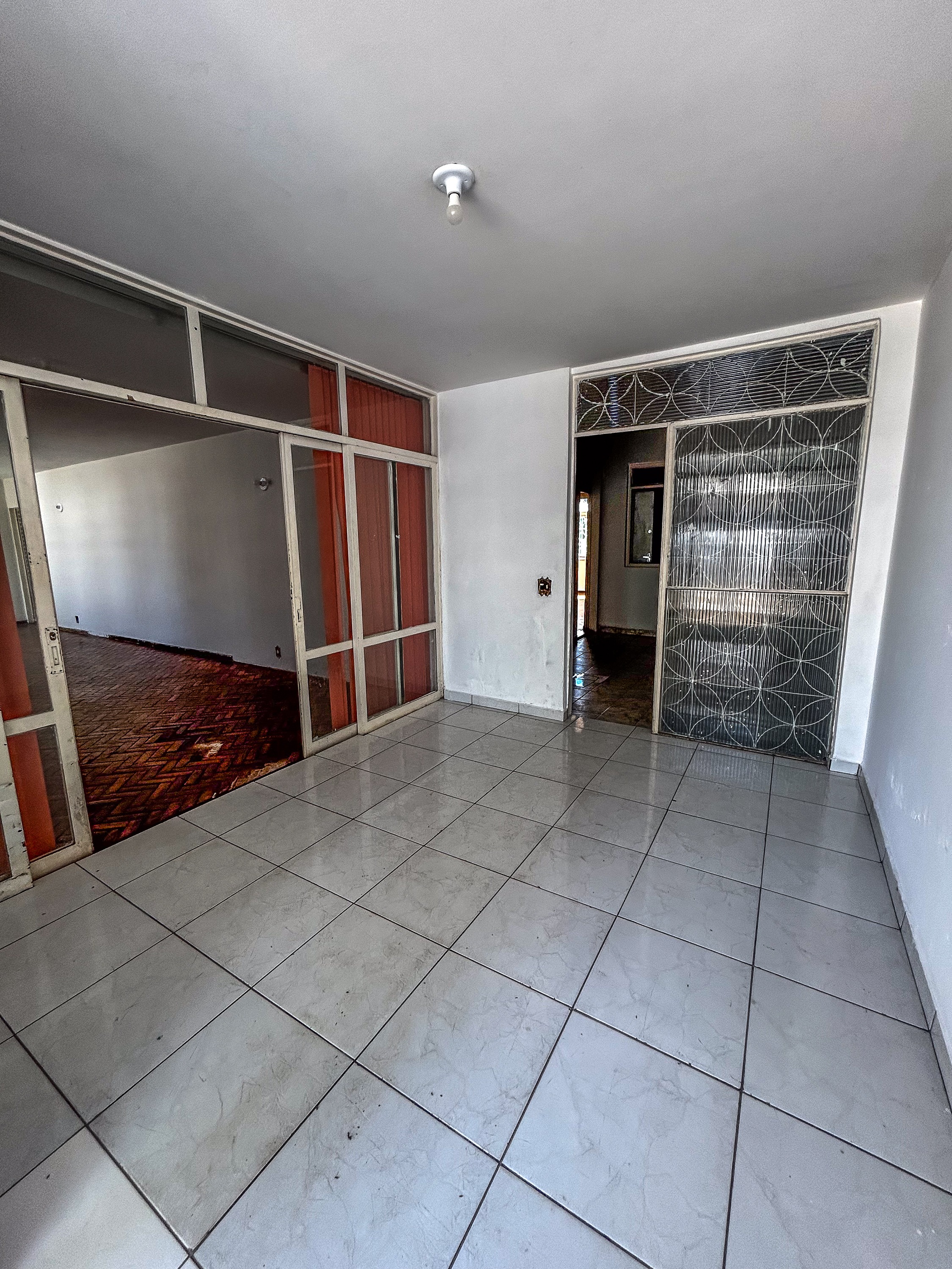 SHCGN 707 Asa Norte Casa 4 Quartos 2 Suítes 6 Vagas 206m² Escritório Varanda