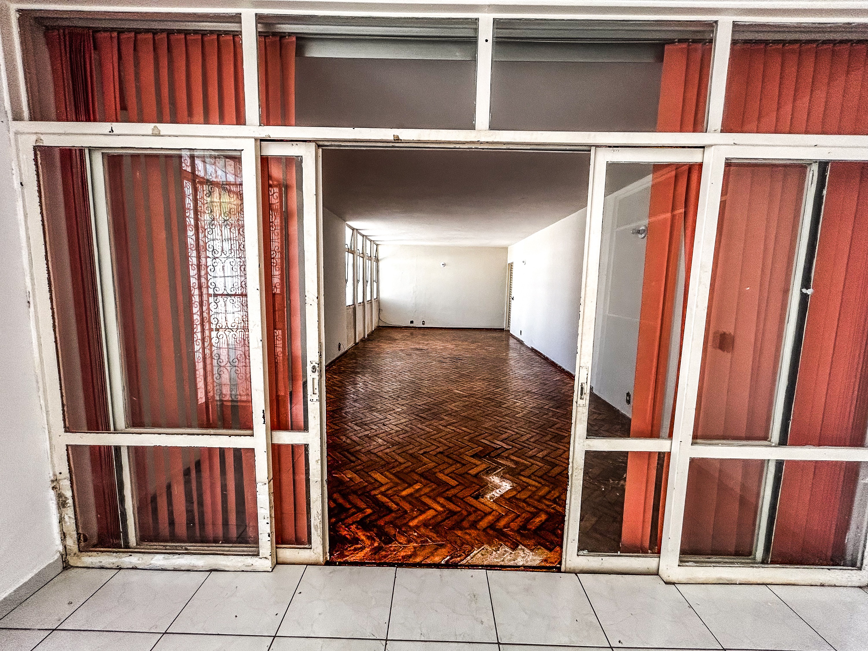 SHCGN 707 Asa Norte Casa 4 Quartos 2 Suítes 6 Vagas 206m² Escritório Varanda