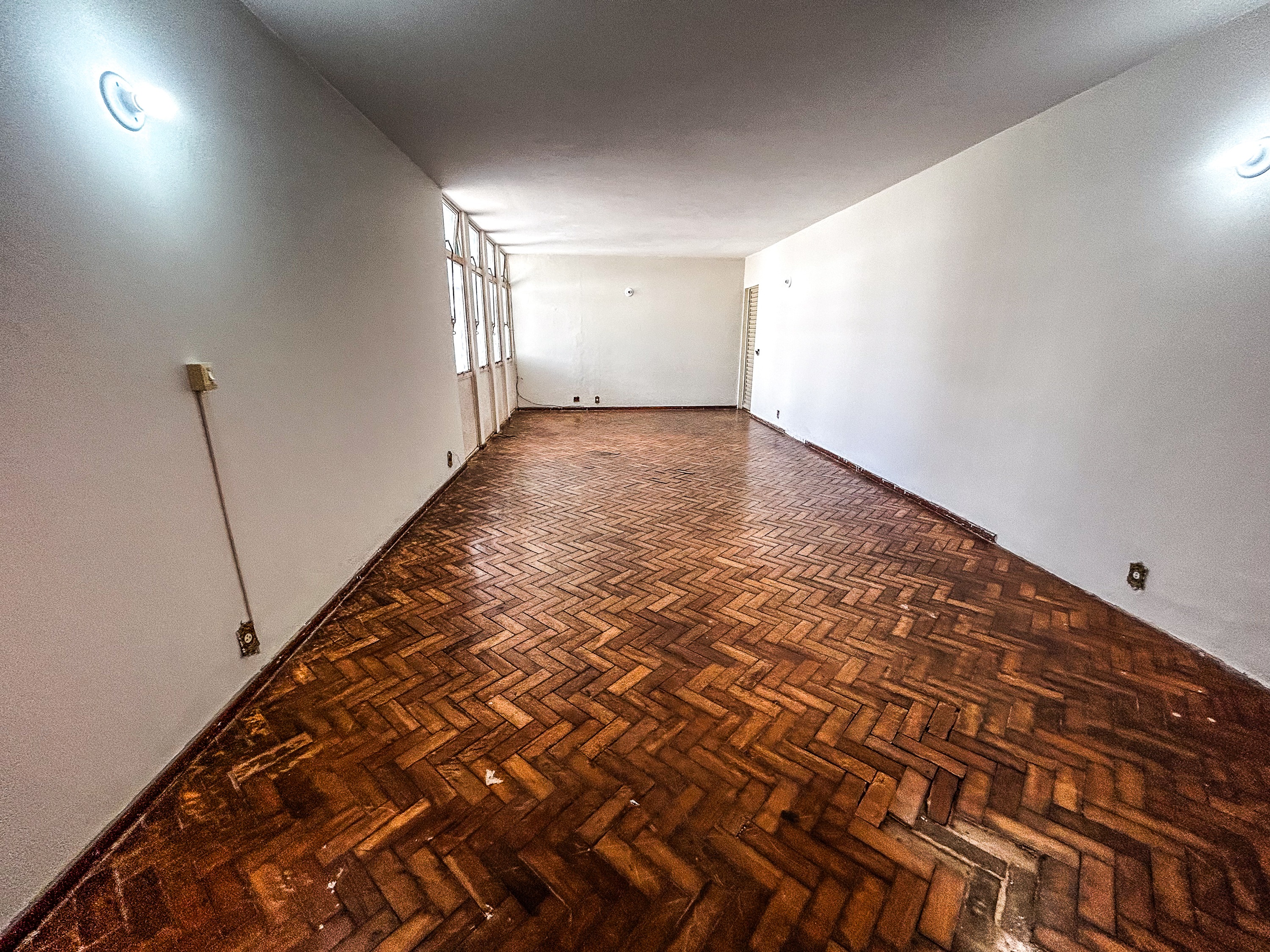 SHCGN 707 Asa Norte Casa 4 Quartos 2 Suítes 6 Vagas 206m² Escritório Varanda