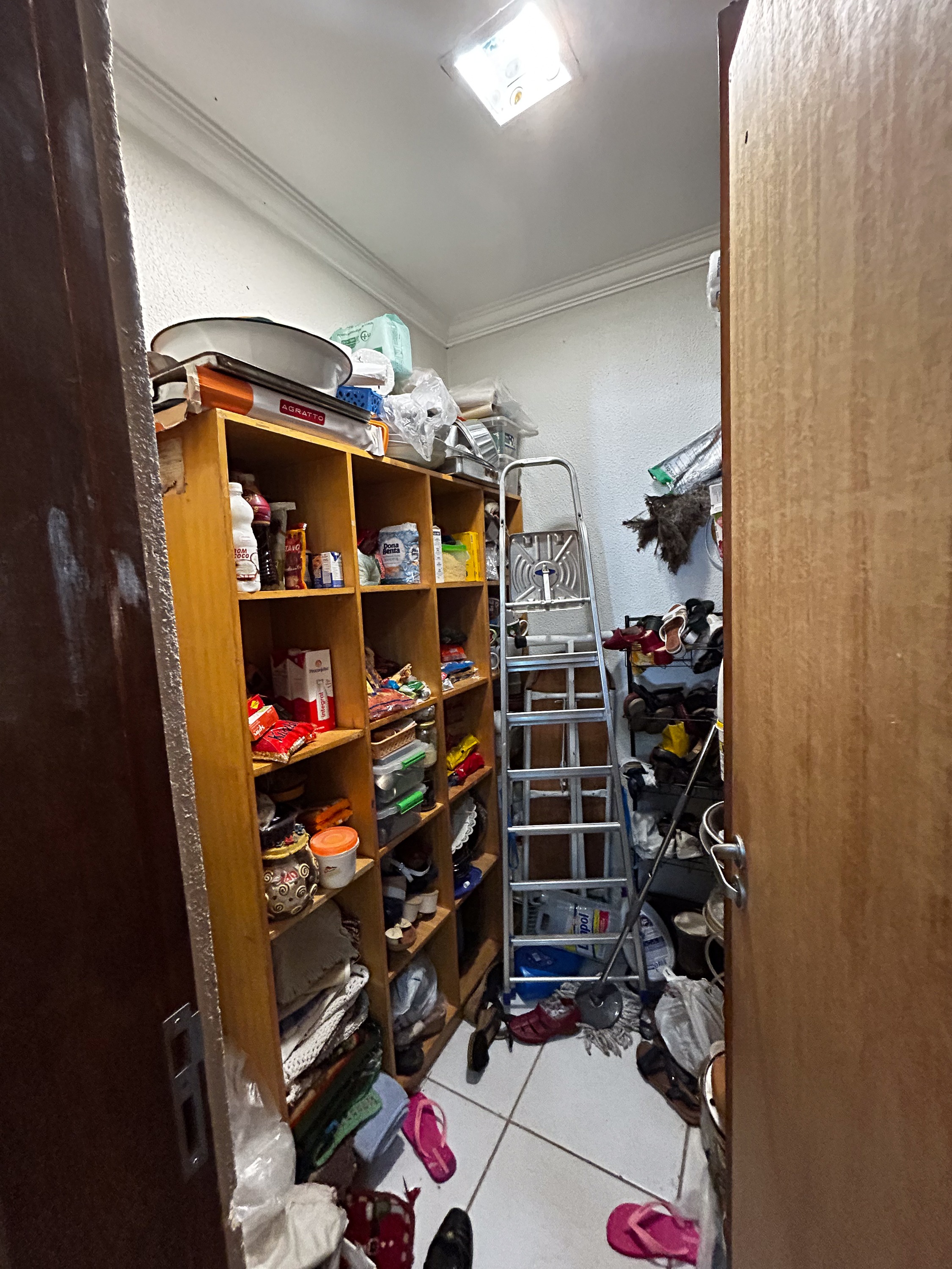 3° Av. Núcleo Bandeirante Sobrado 4 Quartos 1 Suíte 2 Vagas 200m² Elevador Lazer