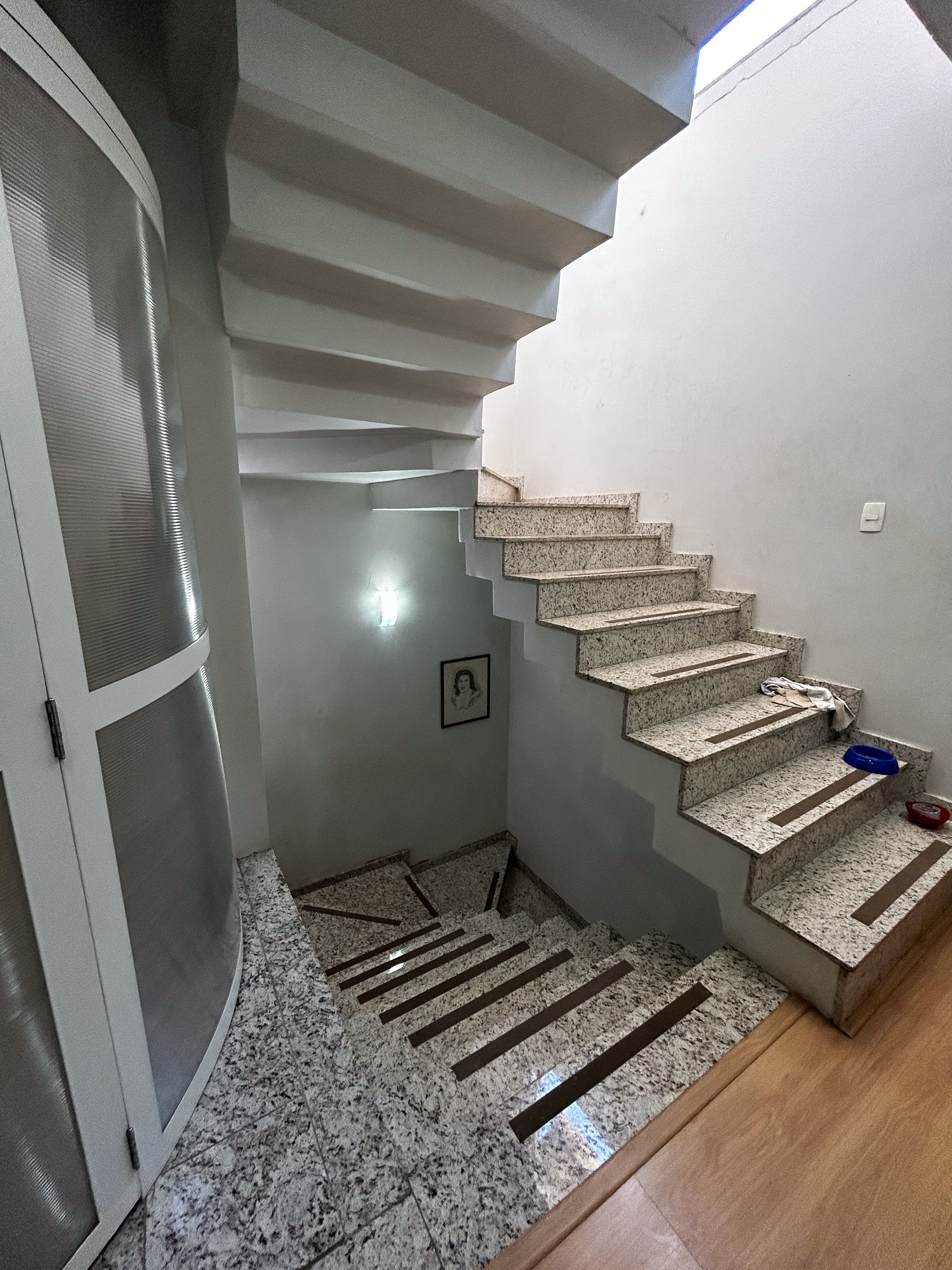 3° Av. Núcleo Bandeirante Sobrado 4 Quartos 1 Suíte 2 Vagas 200m² Elevador Lazer