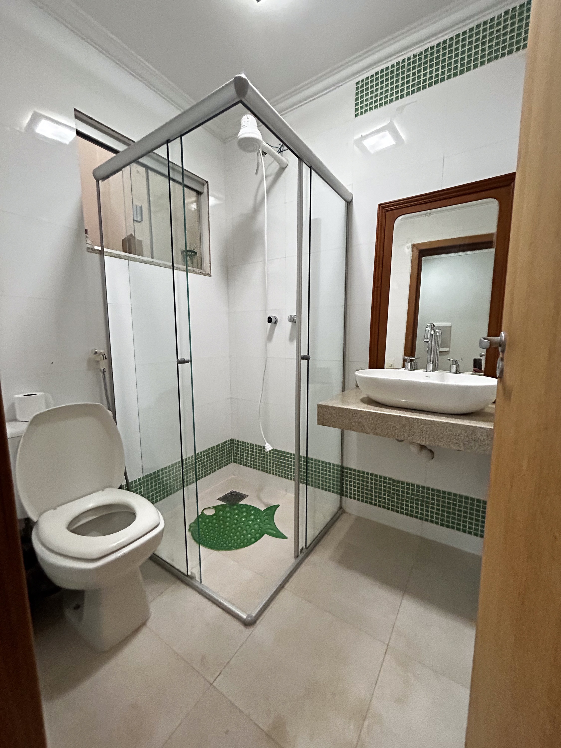 3° Av. Núcleo Bandeirante Sobrado 4 Quartos 1 Suíte 2 Vagas 200m² Elevador Lazer