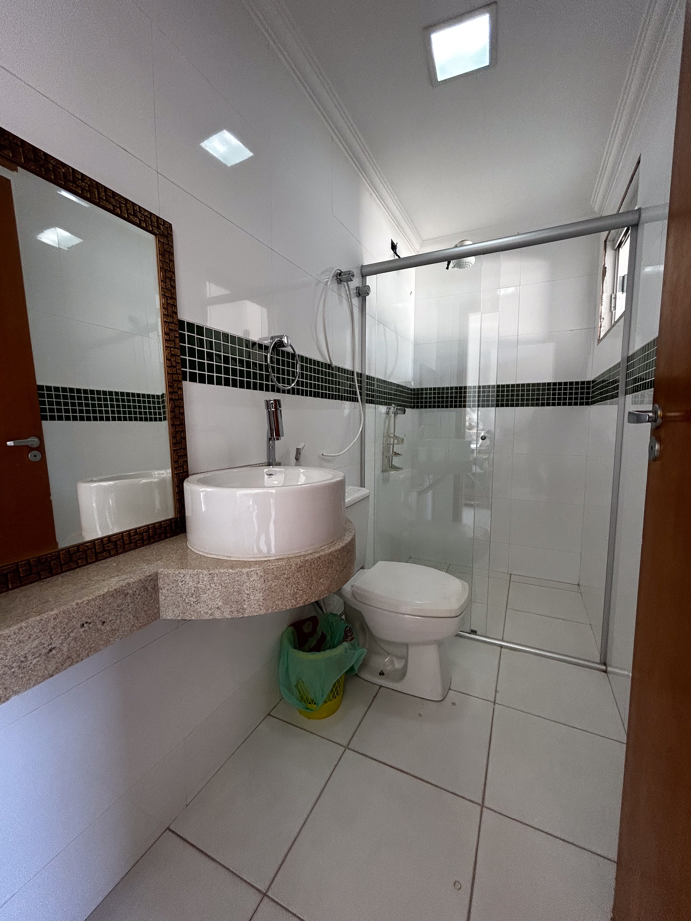 3° Av. Núcleo Bandeirante Sobrado 4 Quartos 1 Suíte 2 Vagas 200m² Elevador Lazer