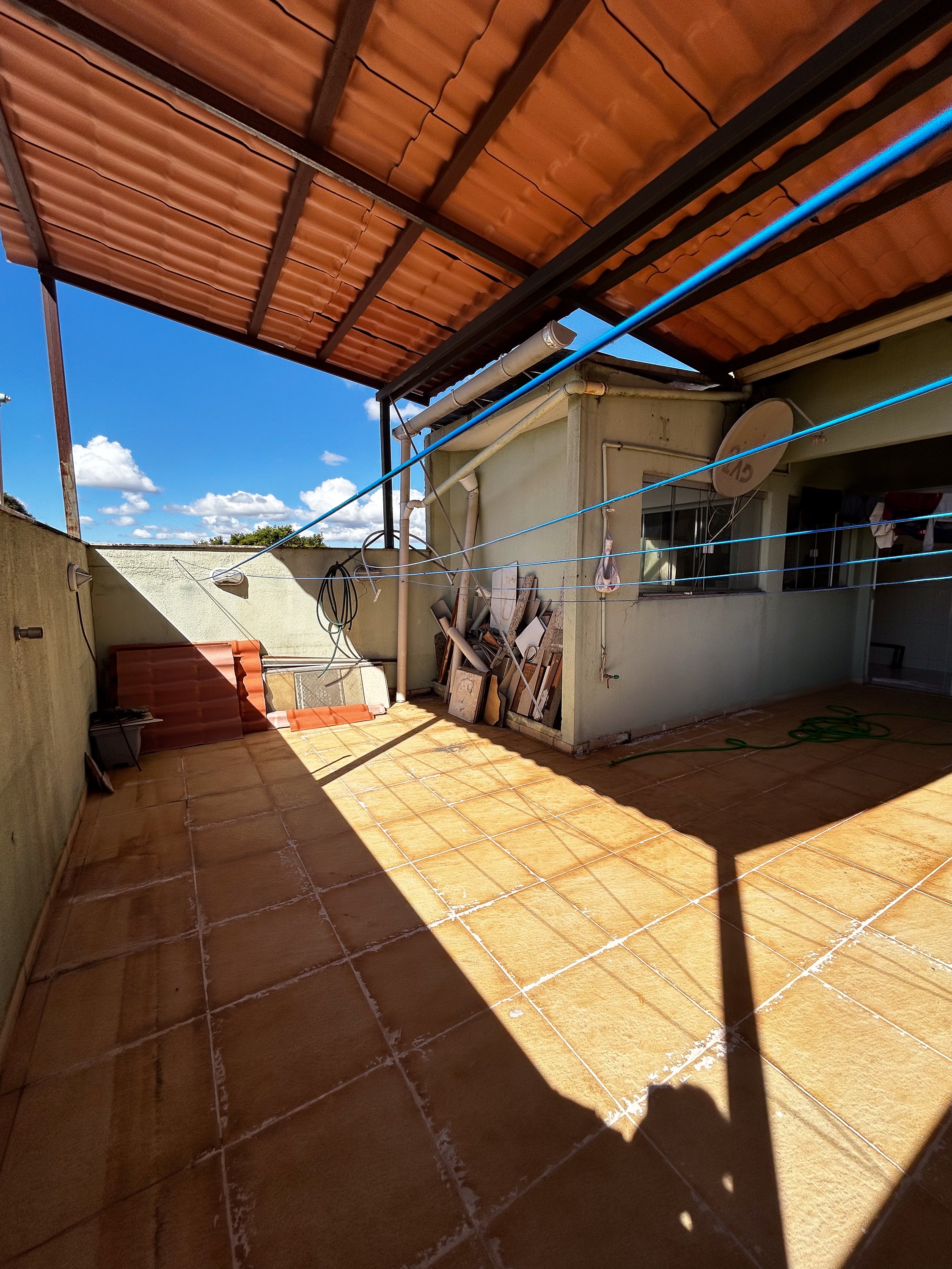 3° Av. Núcleo Bandeirante Sobrado 4 Quartos 1 Suíte 2 Vagas 200m² Elevador Lazer