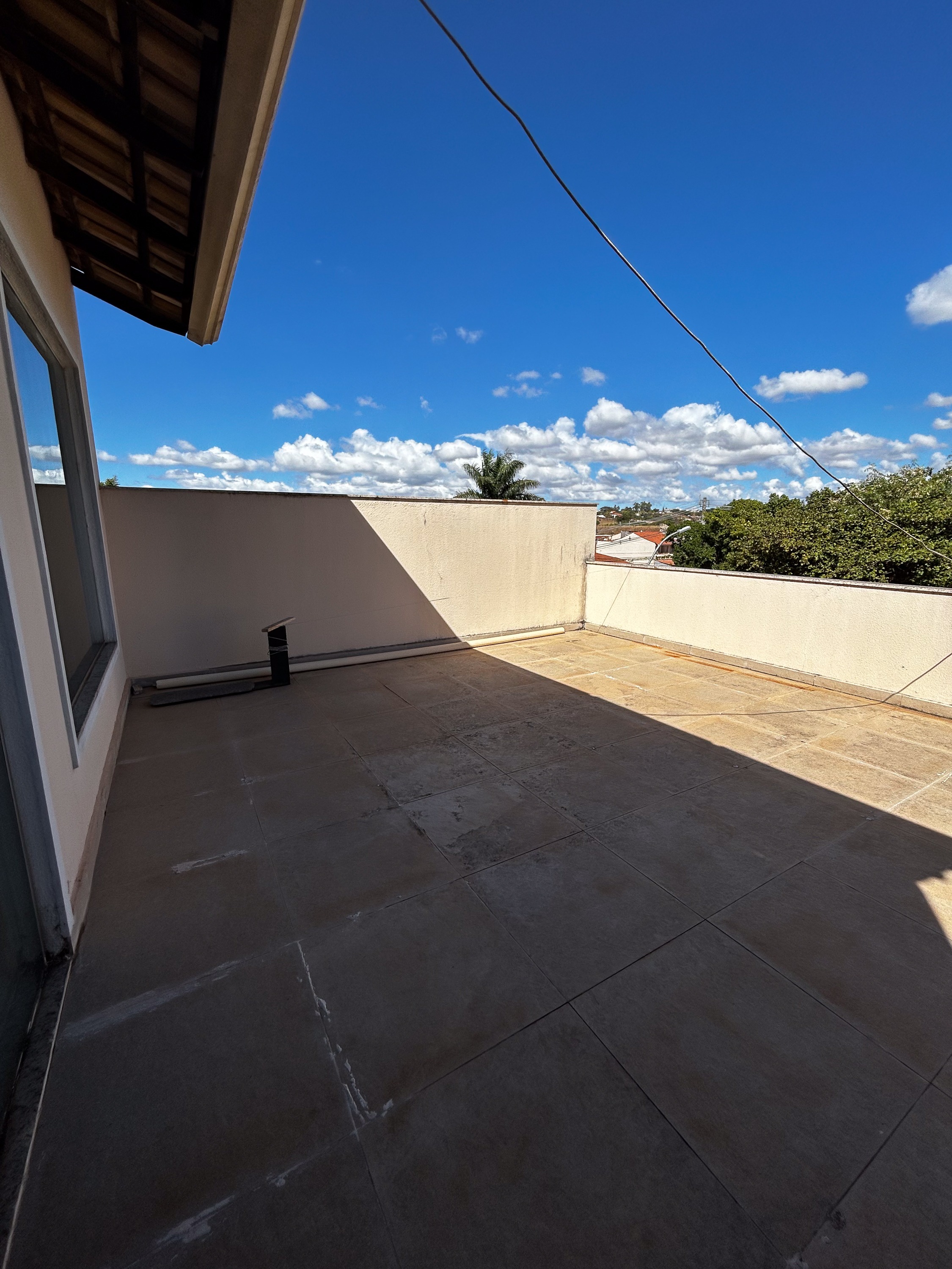 3° Av. Núcleo Bandeirante Sobrado 4 Quartos 1 Suíte 2 Vagas 200m² Elevador Lazer