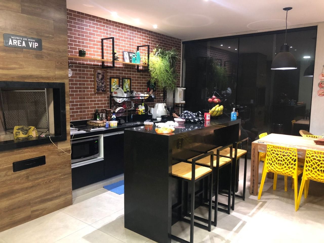 SHA conjunto 5 Casa 4 Quartos 3 Suítes 2 Vagas Lote 400 m² Útil 285 m²
