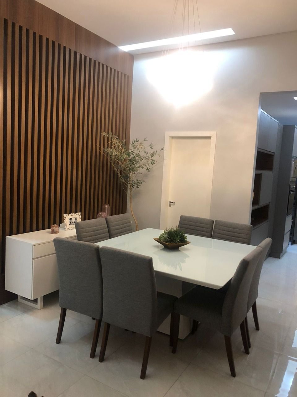 SHA conjunto 5 Casa 4 Quartos 3 Suítes 2 Vagas Lote 400 m² Útil 285 m²