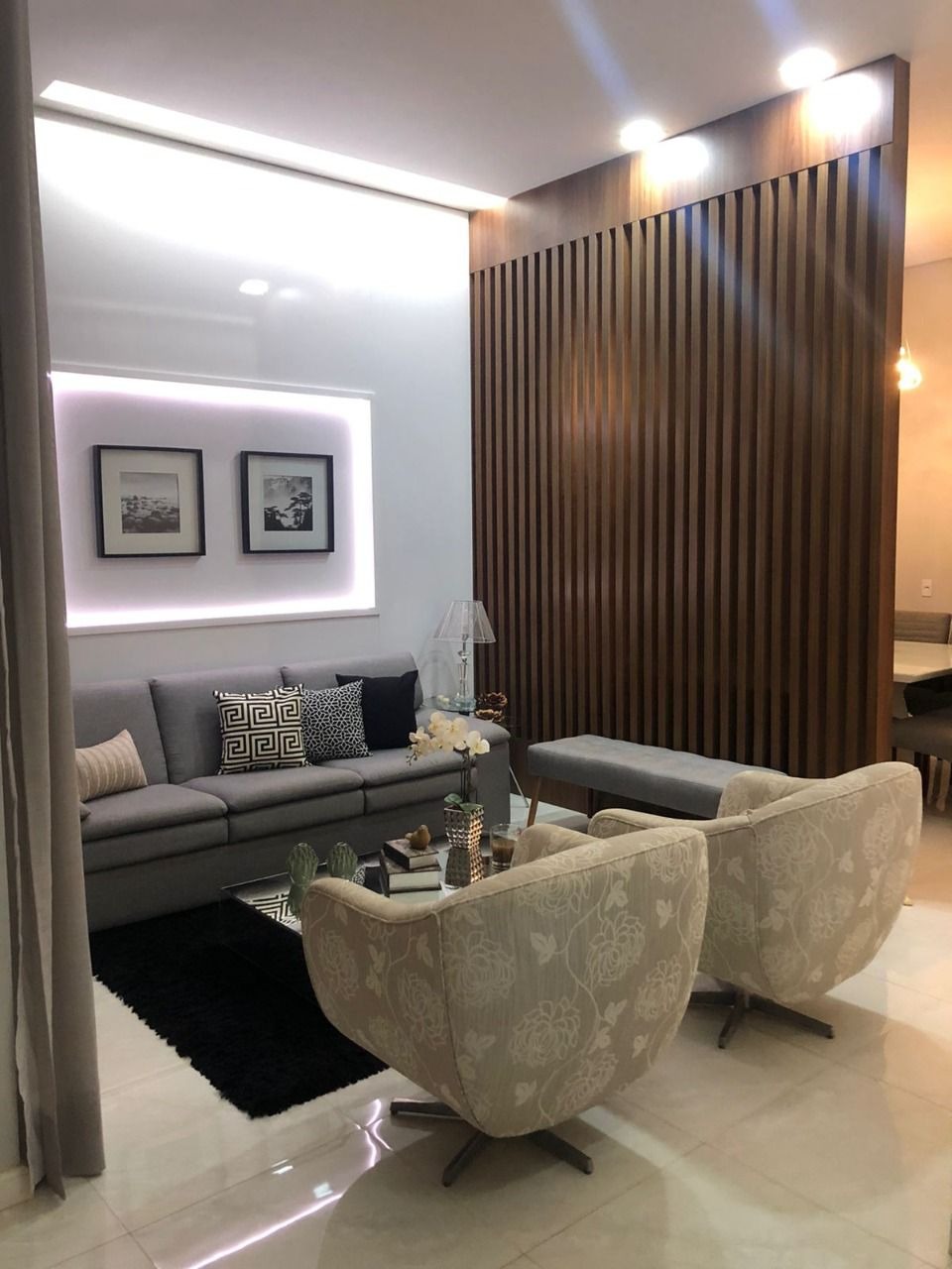 SHA conjunto 5 Casa 4 Quartos 3 Suítes 2 Vagas Lote 400 m² Útil 285 m²