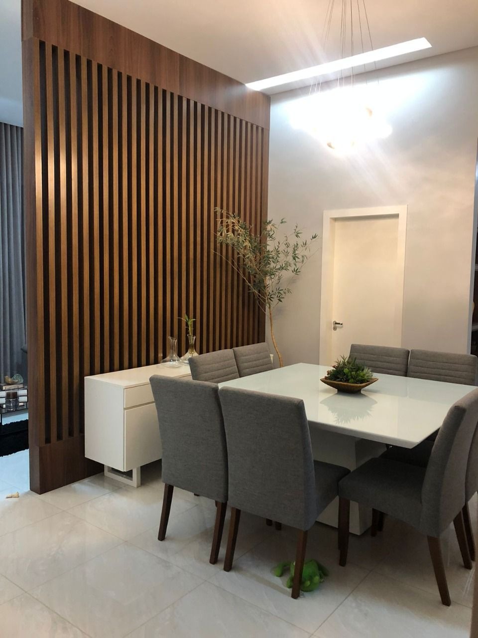 SHA conjunto 5 Casa 4 Quartos 3 Suítes 2 Vagas Lote 400 m² Útil 285 m²