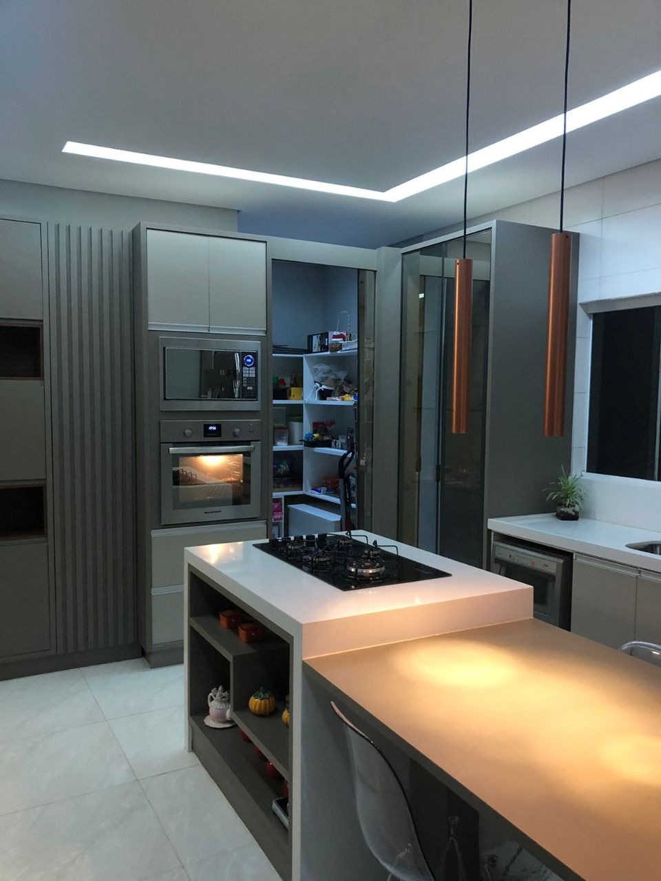 SHA conjunto 5 Casa 4 Quartos 3 Suítes 2 Vagas Lote 400 m² Útil 285 m²