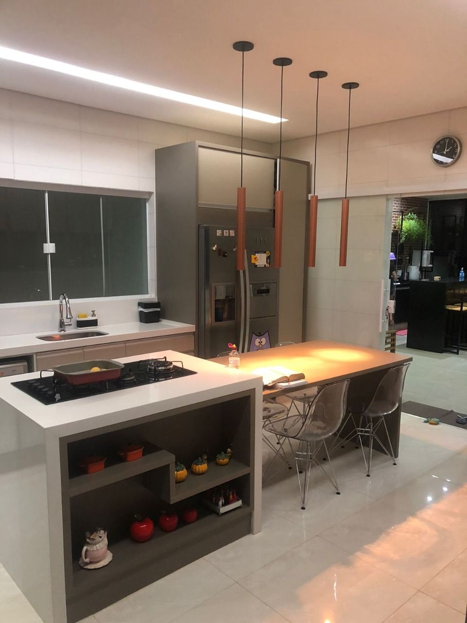 SHA conjunto 5 Casa 4 Quartos 3 Suítes 2 Vagas Lote 400 m² Útil 285 m²