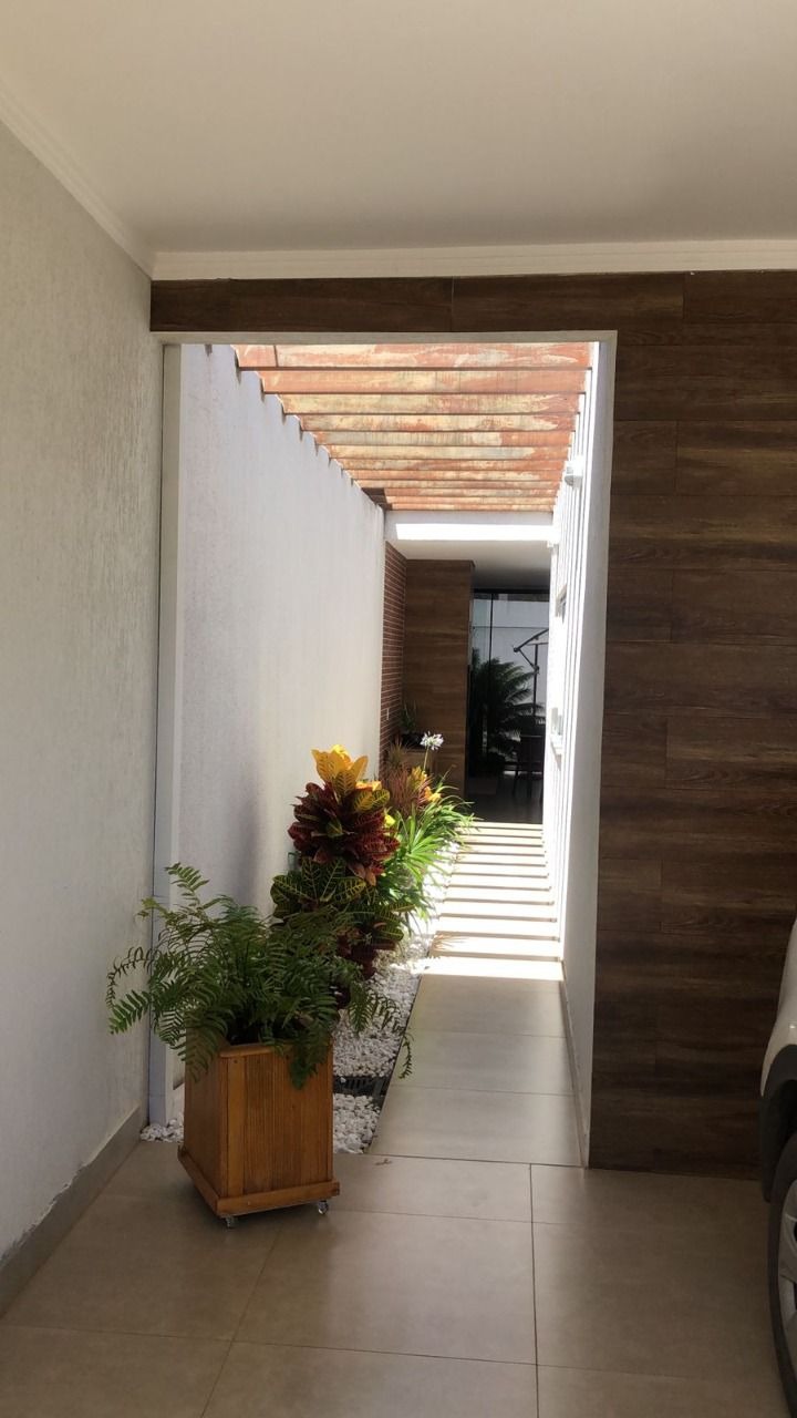 SHA conjunto 5 Casa 4 Quartos 3 Suítes 2 Vagas Lote 400 m² Útil 285 m²