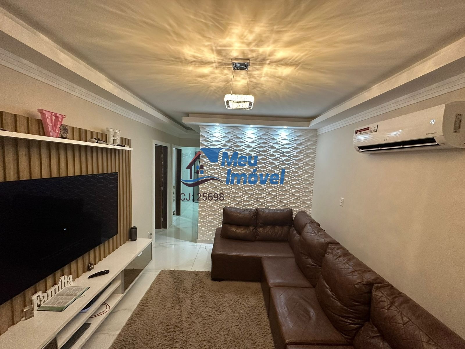 Qnn 21 ceilândia norte casa reformada 2 quartos 2 vagas cozi