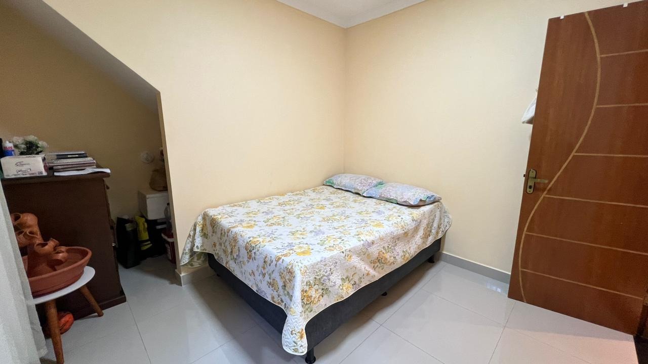 Qr 213 samambaia norte sobrado 4 quartos 1 suíte 2 vagas 378