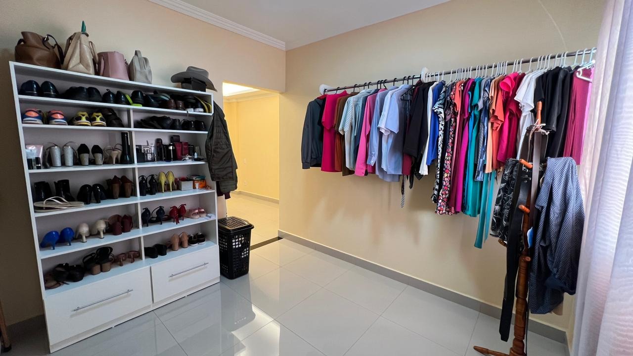 QR 213 Samambaia Norte Sobrado 4 Quartos 1 Suíte 2 Vagas 378,75m² Varanda