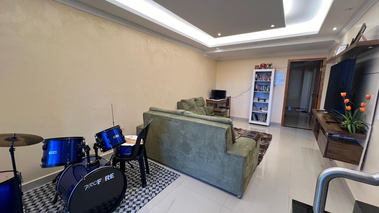 QR 213 Samambaia Norte Sobrado 4 Quartos 1 Suíte 2 Vagas 378,75m² Varanda