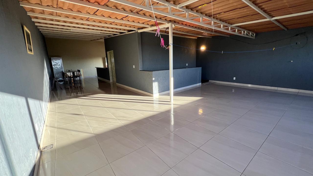 QR 213 Samambaia Norte Sobrado 4 Quartos 1 Suíte 2 Vagas 378,75m² Varanda