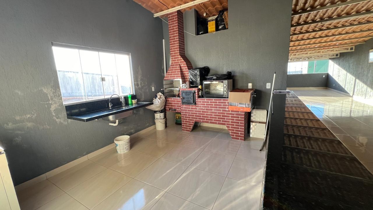 QR 213 Samambaia Norte Sobrado 4 Quartos 1 Suíte 2 Vagas 378,75m² Varanda