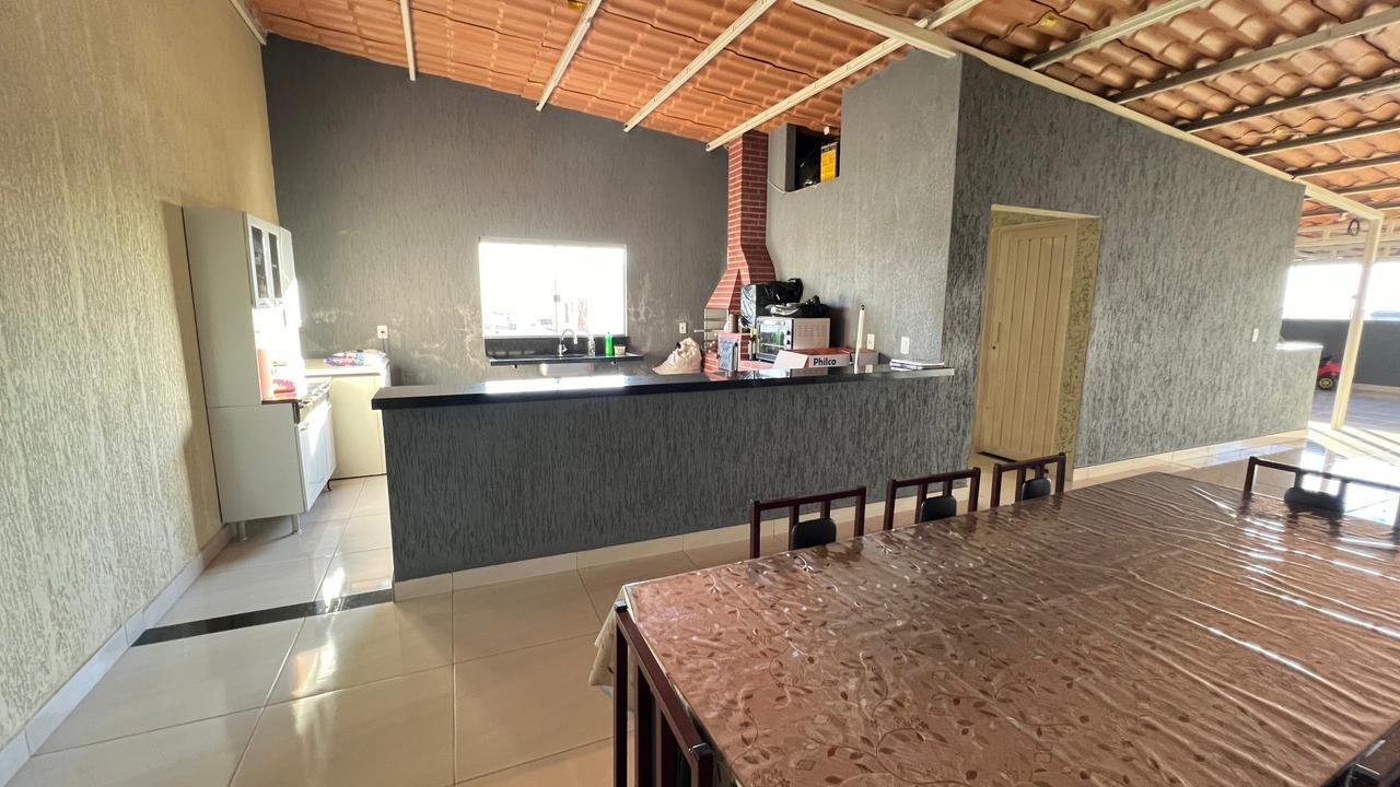 QR 213 Samambaia Norte Sobrado 4 Quartos 1 Suíte 2 Vagas 378,75m² Varanda
