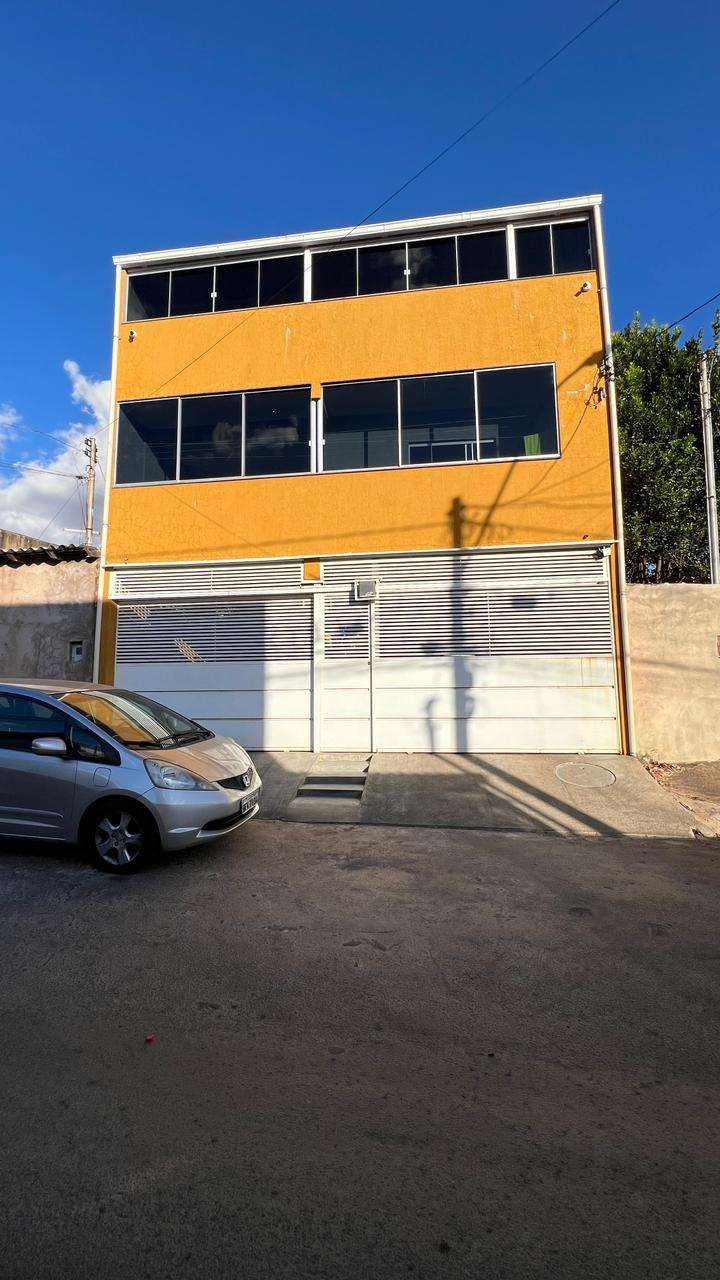 QR 213 Samambaia Norte Sobrado 4 Quartos 1 Suíte 2 Vagas 378,75m² Varanda