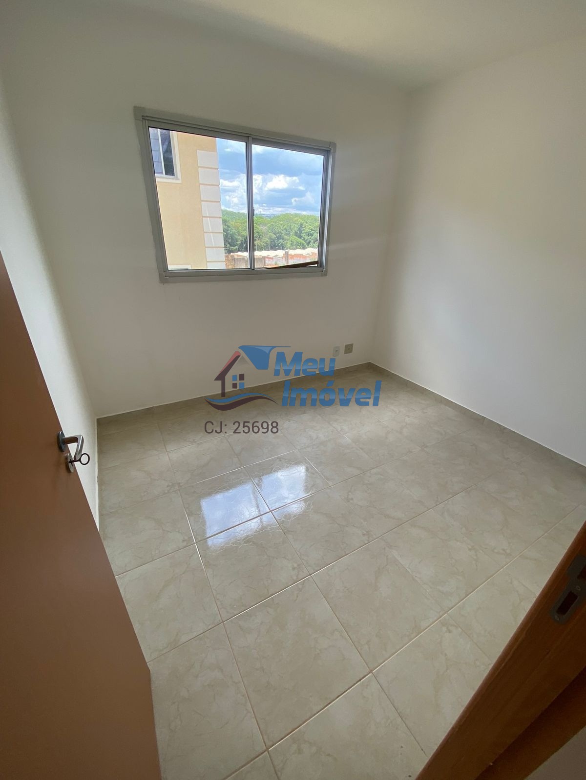 Residencial vila park cidade ocidental apto 2 quartos 1 vaga