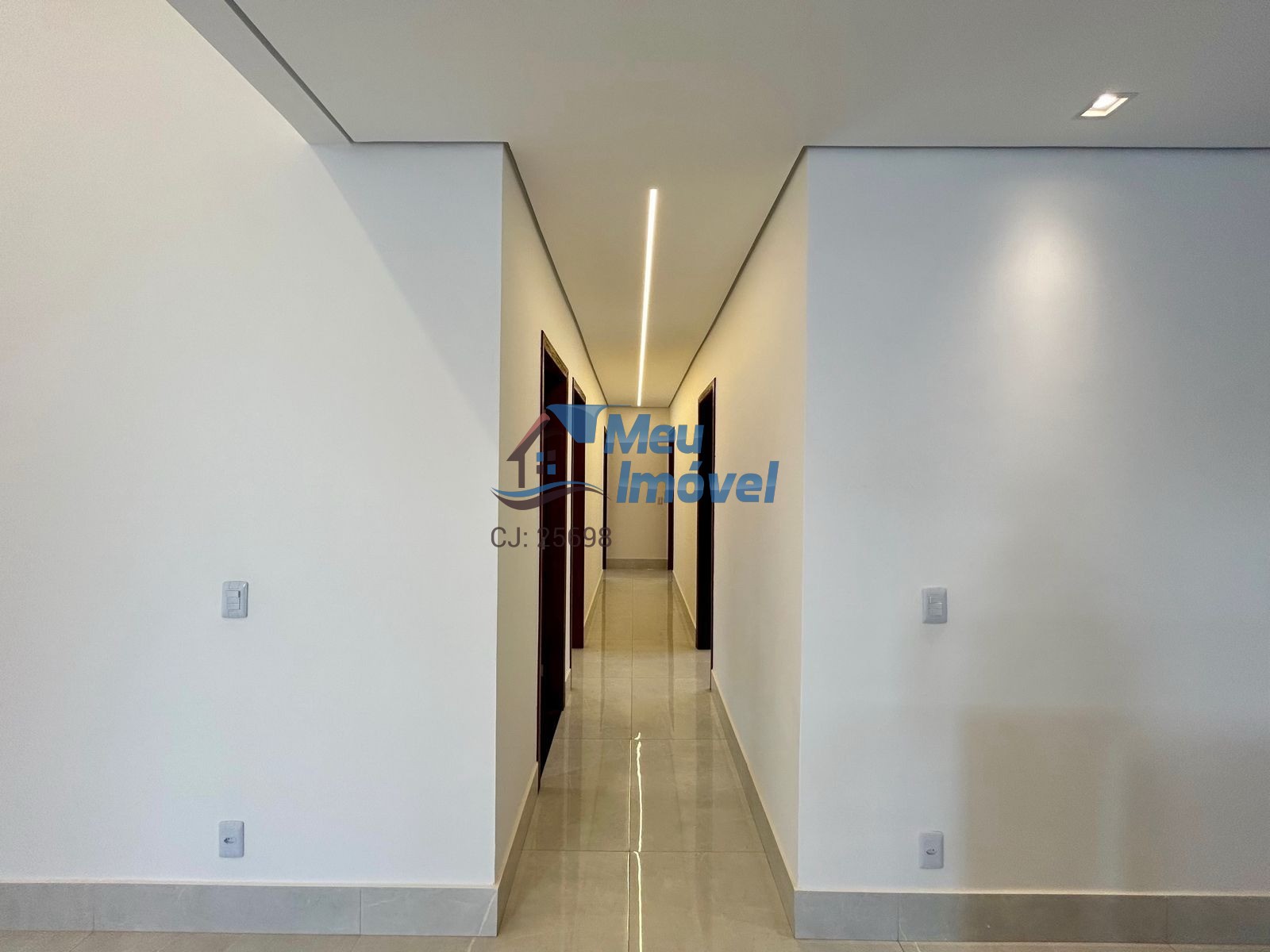 Cond Cooperville Vicente Pires 4 Quartos 2 Suítes 4 Vagas 300 m² Piscina Closet