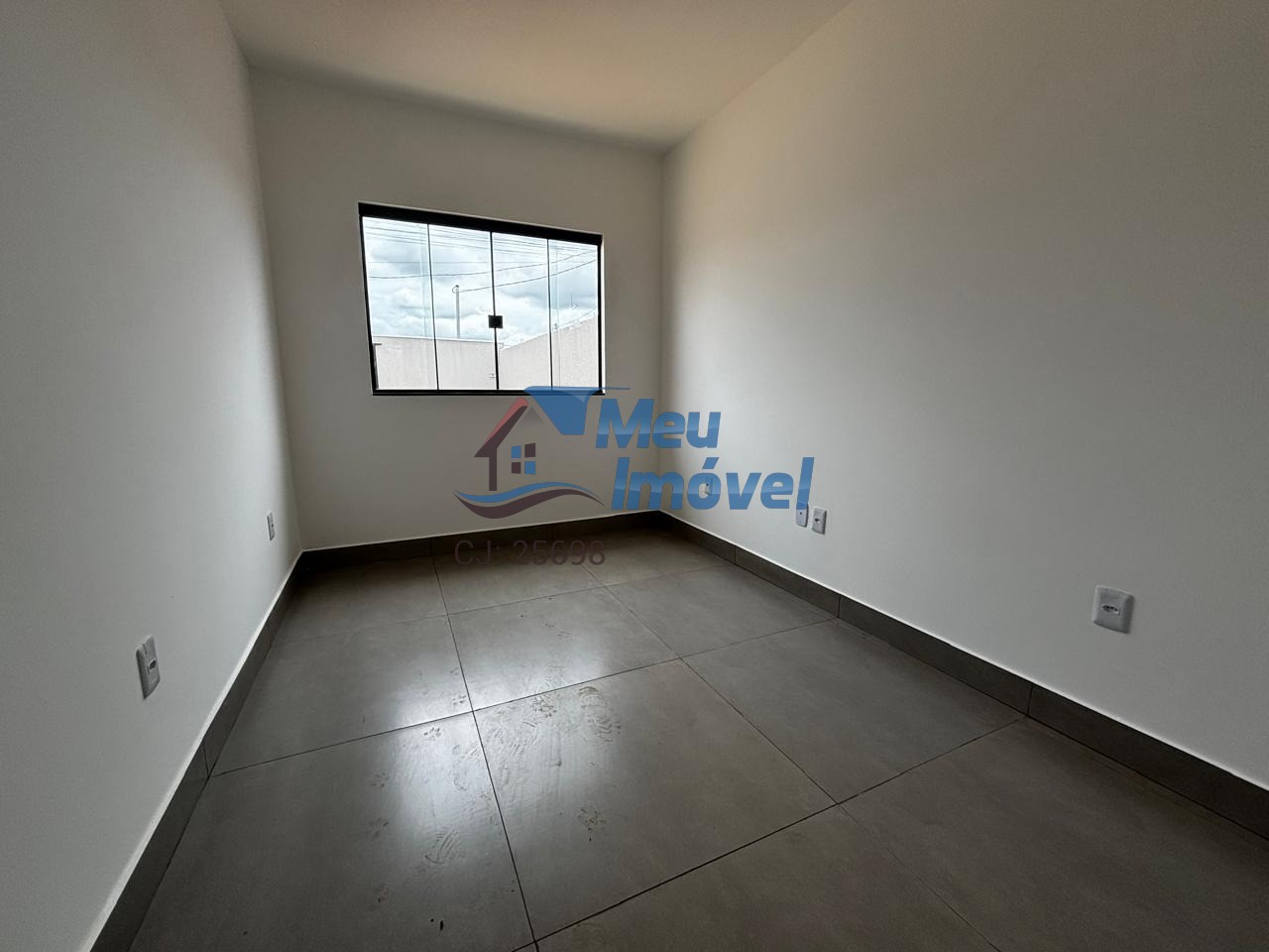 Parque alvorada luziânia casa 2 quartos 3 vagas 70m² pia e b