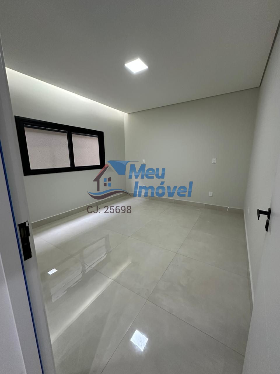 Rua 8 vicente pires casa 4 quartos 3 suítes 4 vagas 400m² pi