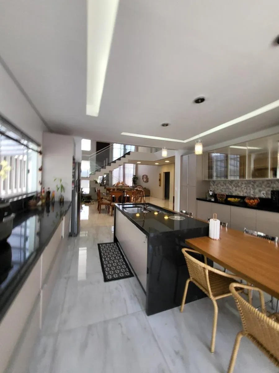 Casa, 4 quartos, 530 m² - Foto 1