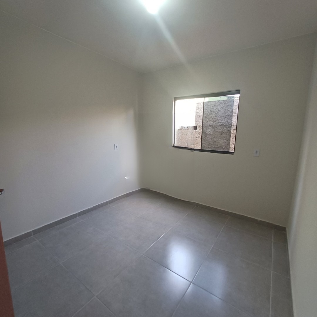 Santo antônio do descoberto casa 2 quartos sala cozinha 65,6