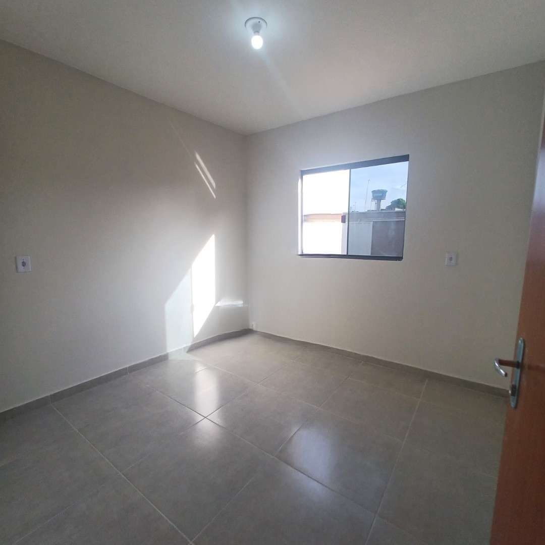 Santo antônio do descoberto casa 2 quartos sala cozinha 65,6