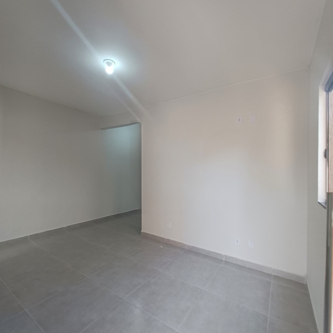 Santo antônio do descoberto casa 2 quartos sala cozinha 65,6