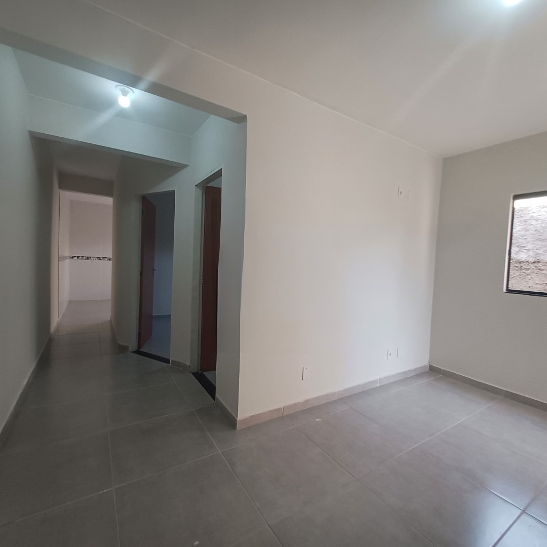 Santo antônio do descoberto casa 2 quartos sala cozinha 65,6