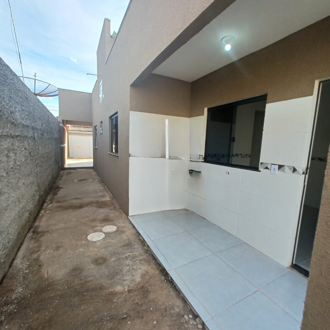 Santo antônio do descoberto casa 2 quartos sala cozinha 65,6
