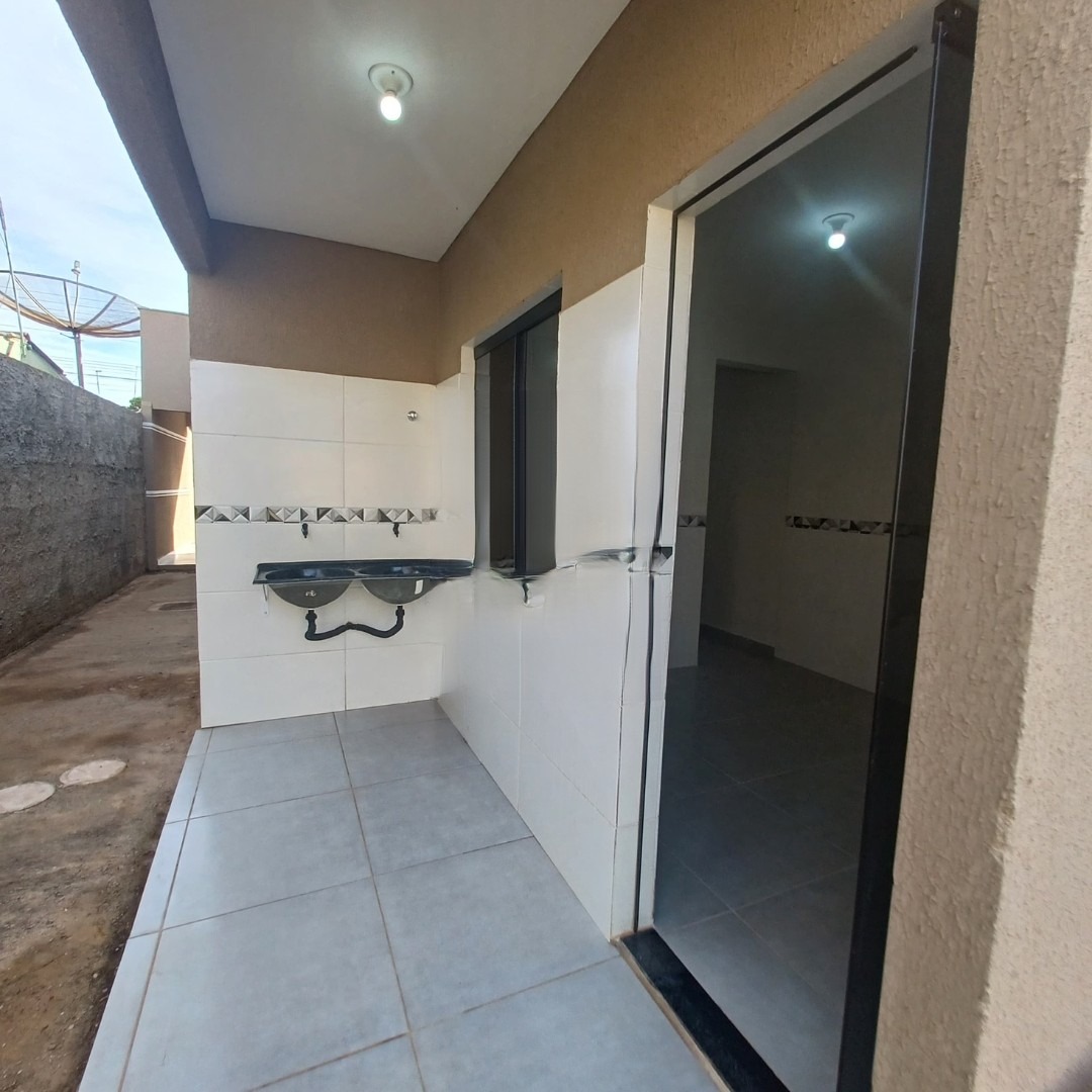 Santo antônio do descoberto casa 2 quartos sala cozinha 65,6