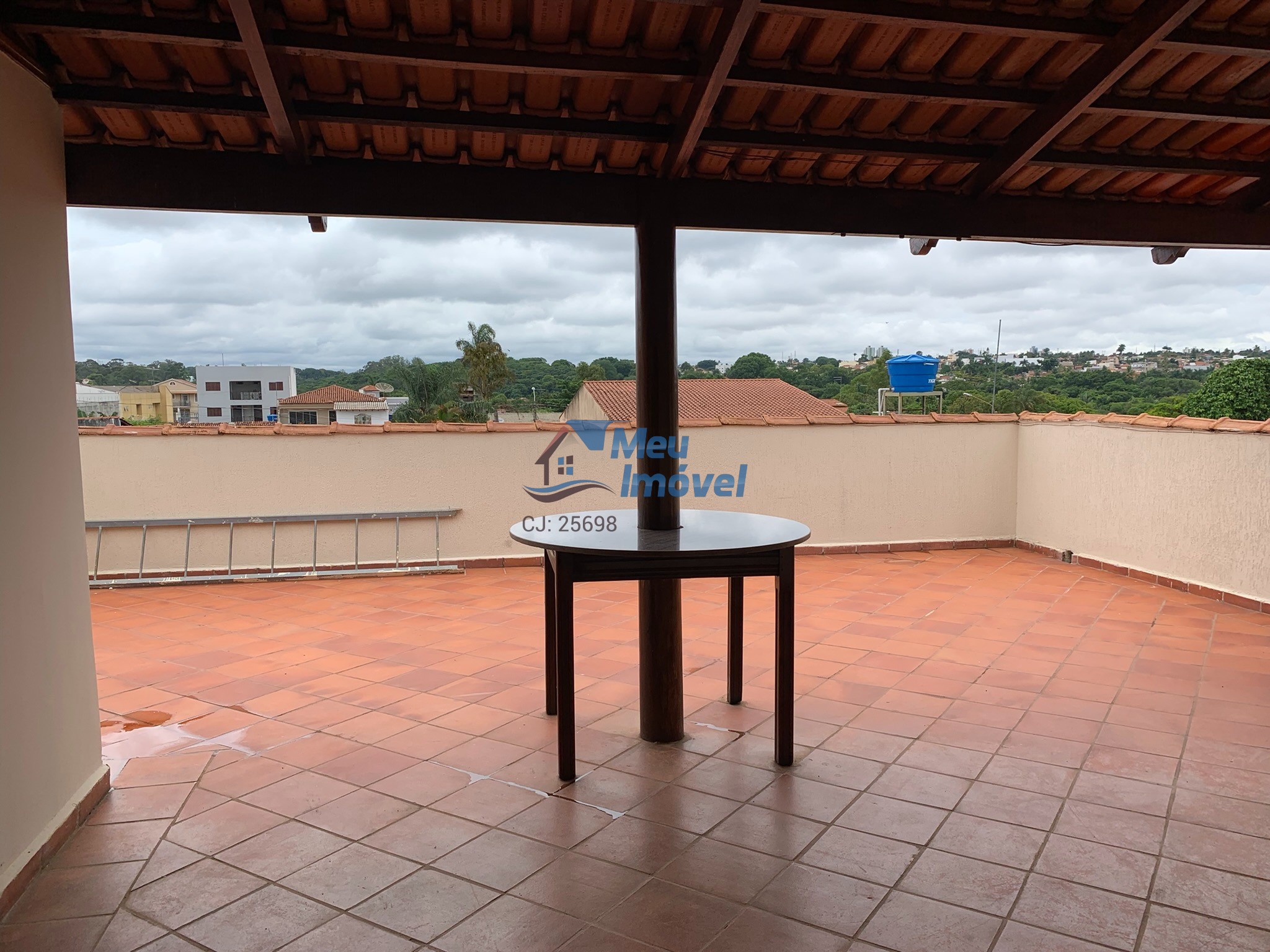 QSC 07 Taguatinga Sul Sobrado 5 Suítes Reformado Armários 400m² 2 Vagas