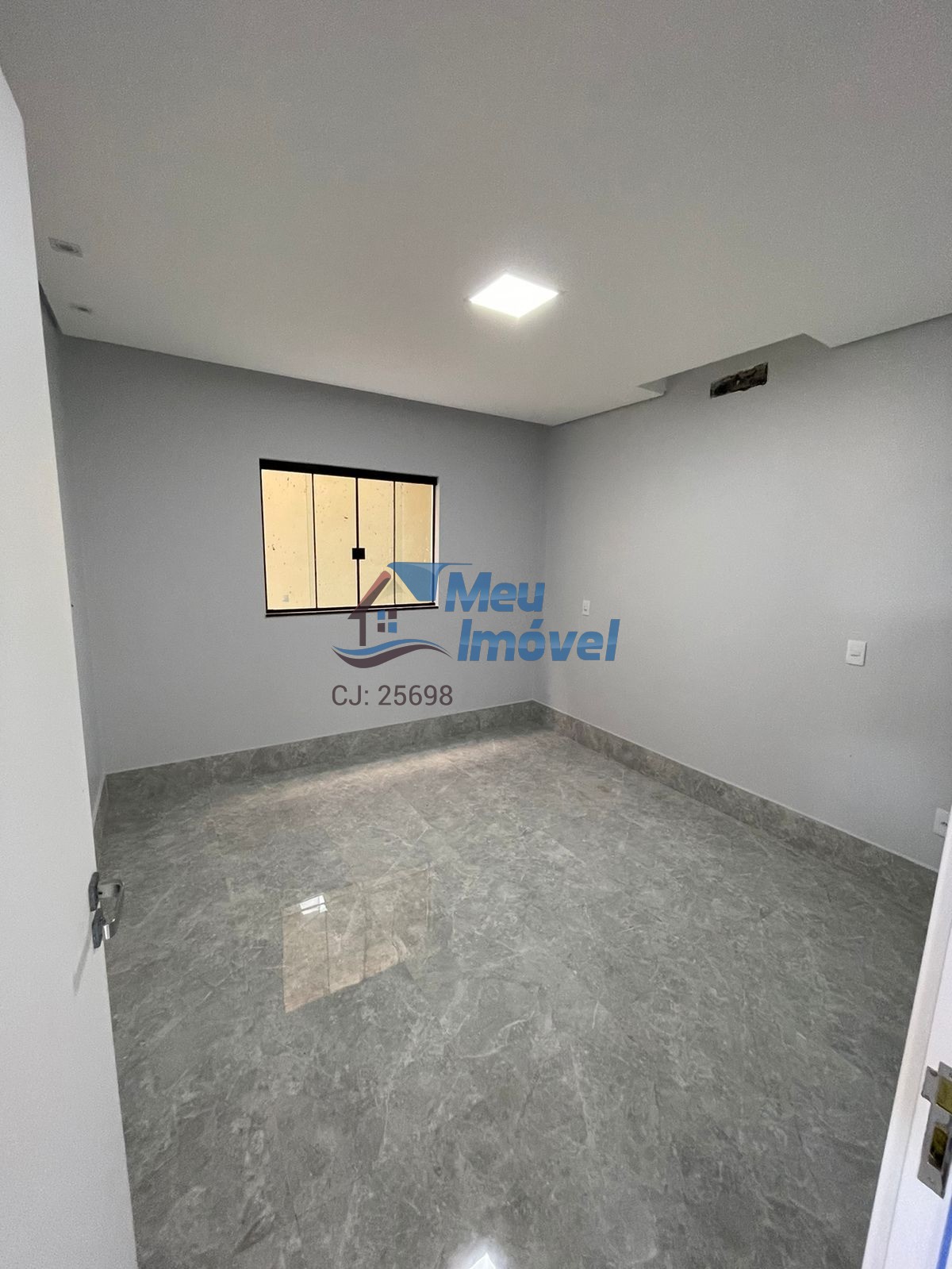 SHA Conjunto 4 Arniqueiras Casa Sobrado 4 Quartos 4 suítes Alto Padrão 2 Vagas