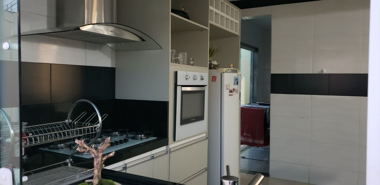 Casa, 4 quartos, 249 m² - Foto 11